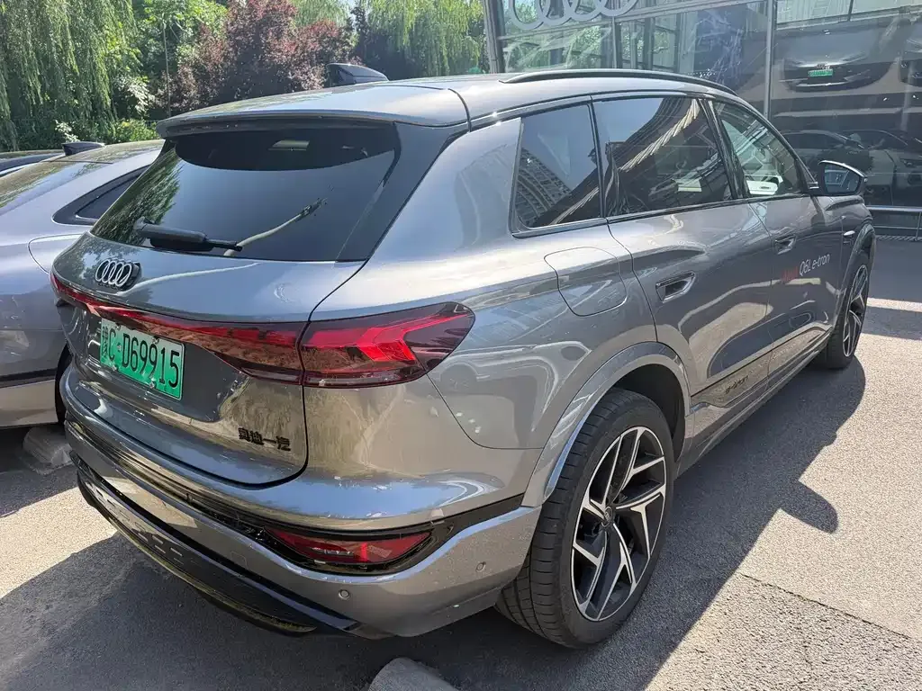 Audi Q6L e-tron — фото 8