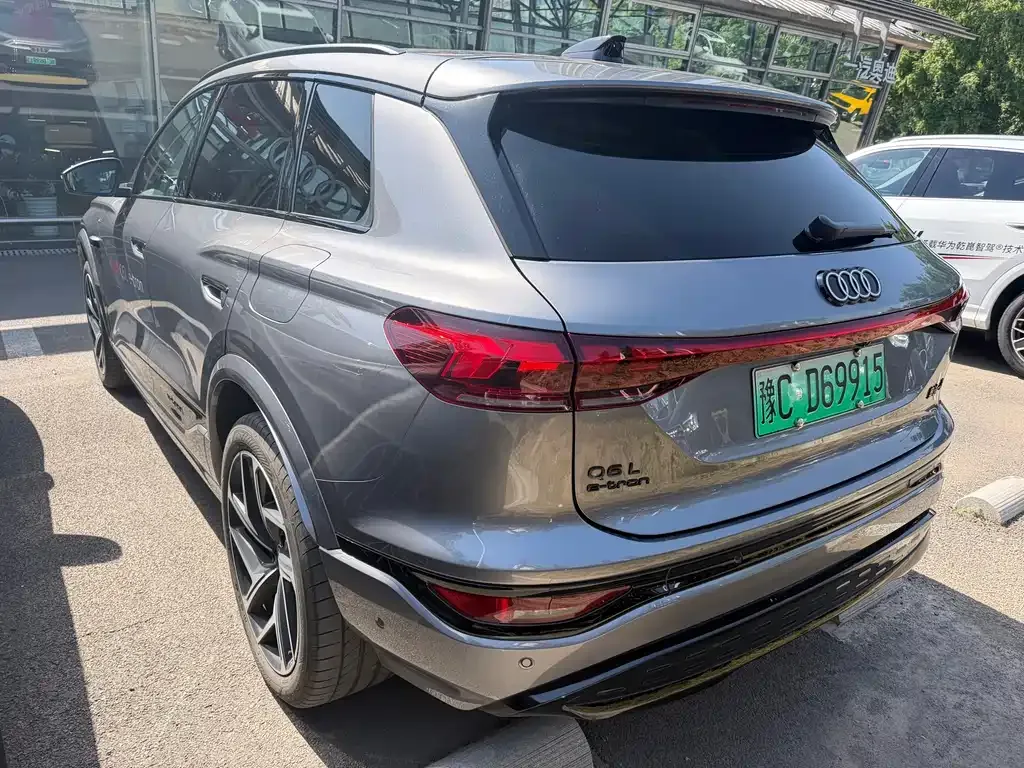 Audi Q6L e-tron — фото 7