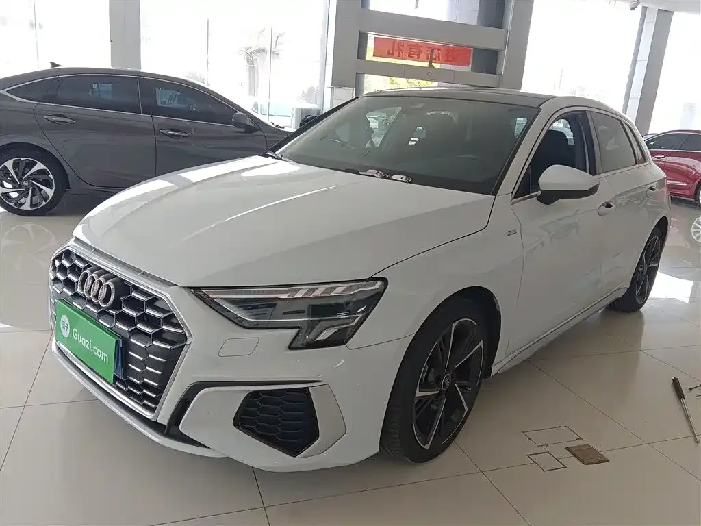 Audi A3 — фото 1