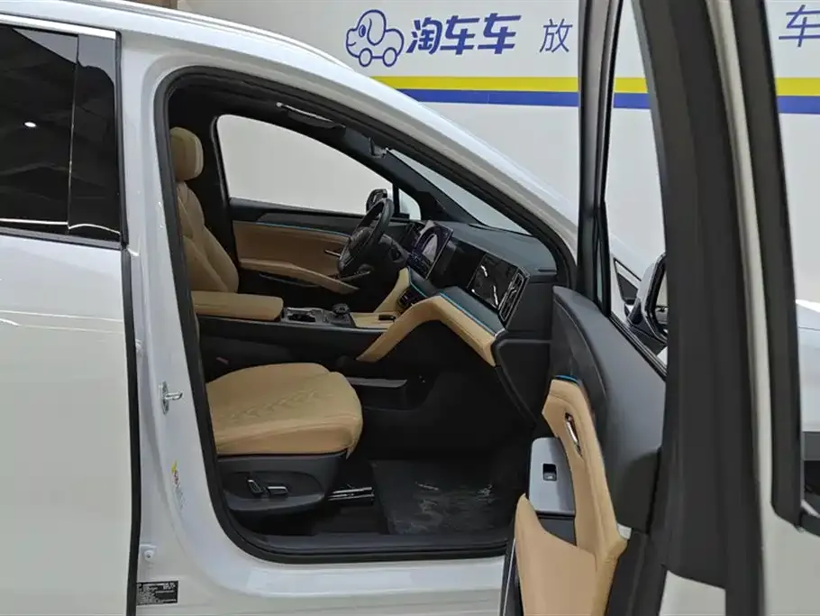 BYD L DM-i — фото 2