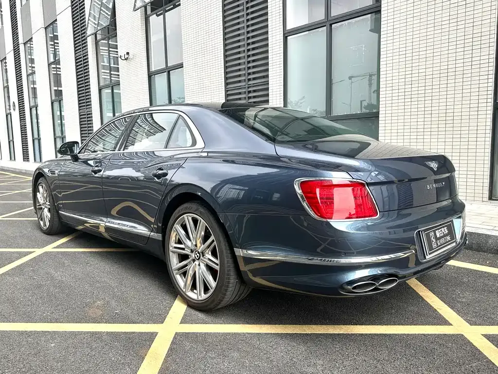 Bentley Flying Spur — фото 7