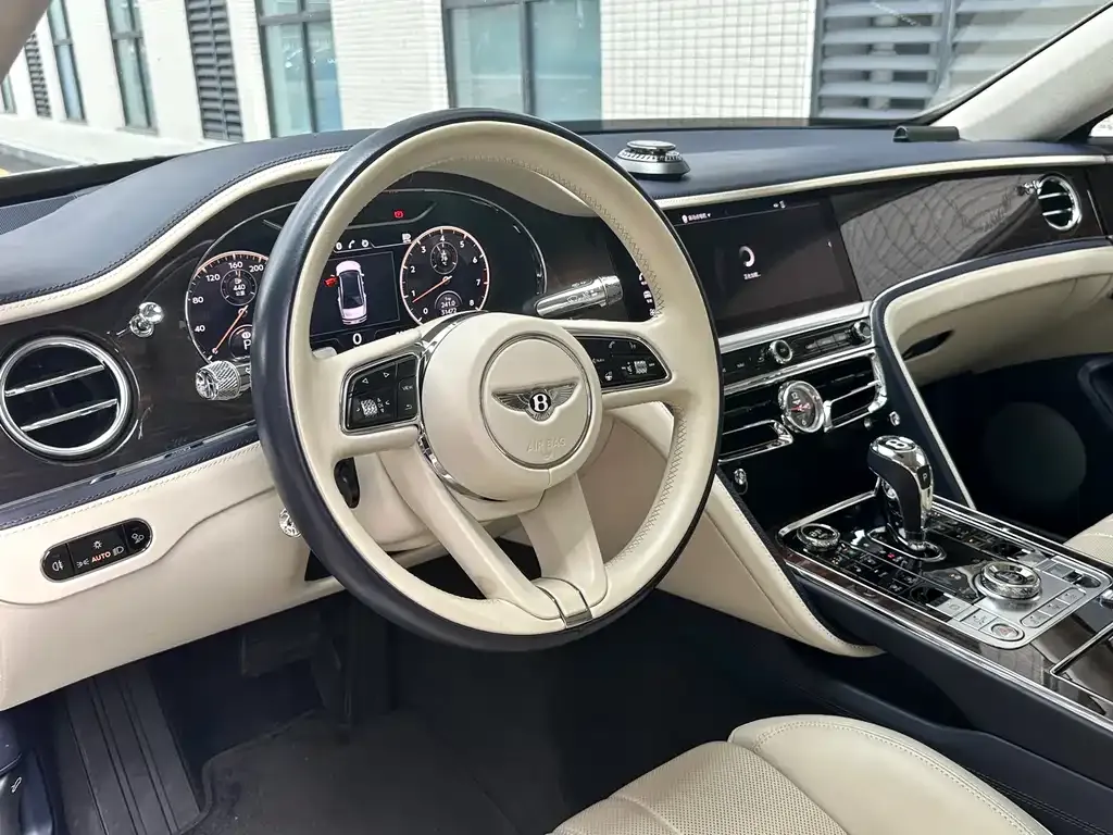 Bentley Flying Spur — фото 4