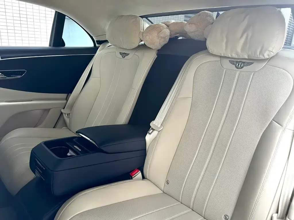 Bentley Flying Spur — фото 5