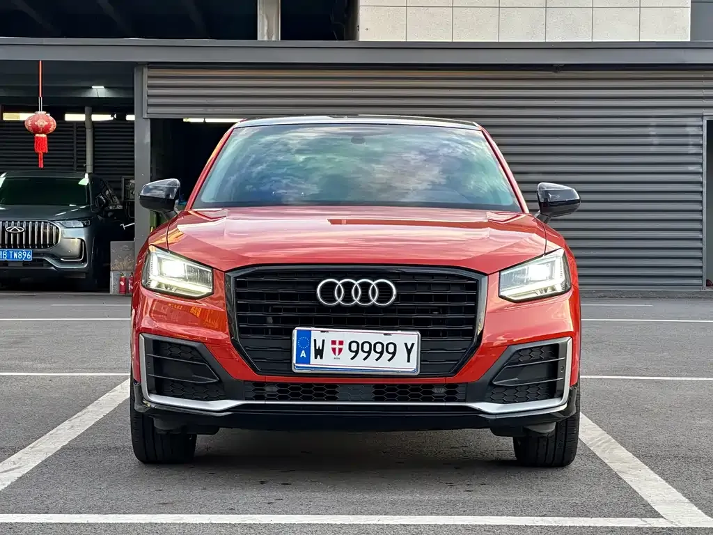 Audi Q2L — фото 2