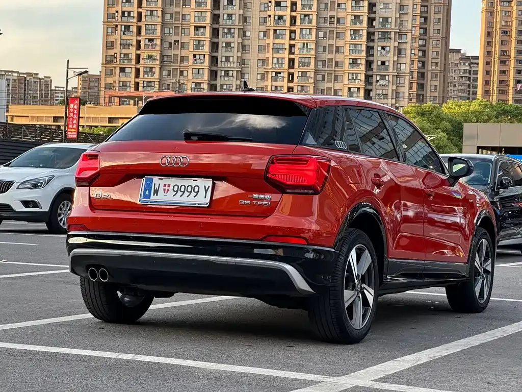Audi Q2L — фото 4