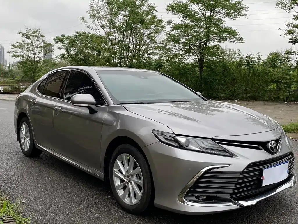 Toyota Camry — фото 8