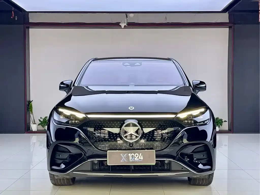 Mercedes-Benz EQE SUV — фото 10