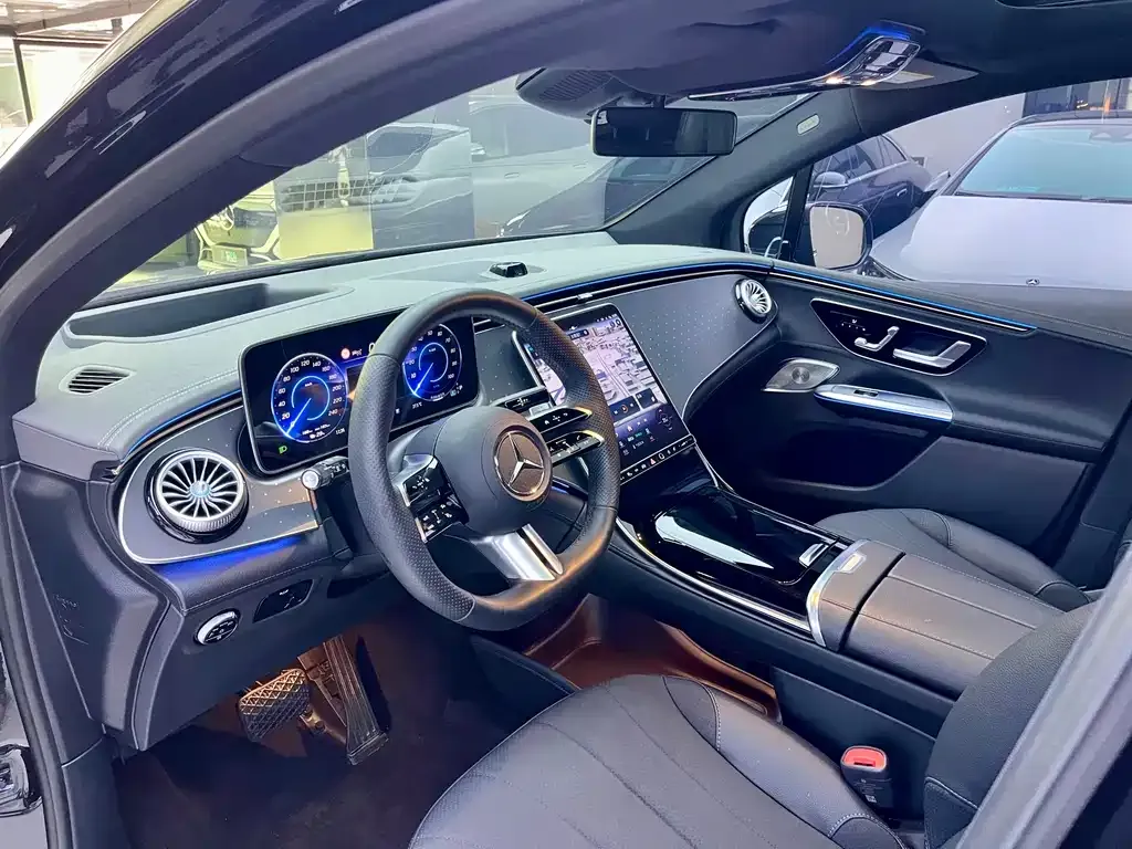 Mercedes-Benz EQE SUV — фото 3