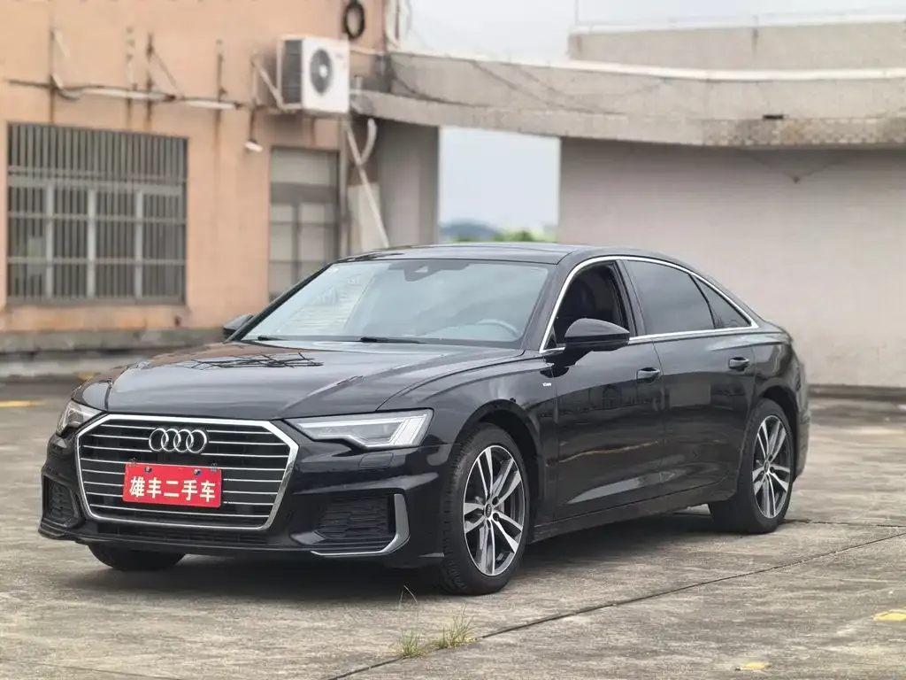 Audi A6L — фото 1