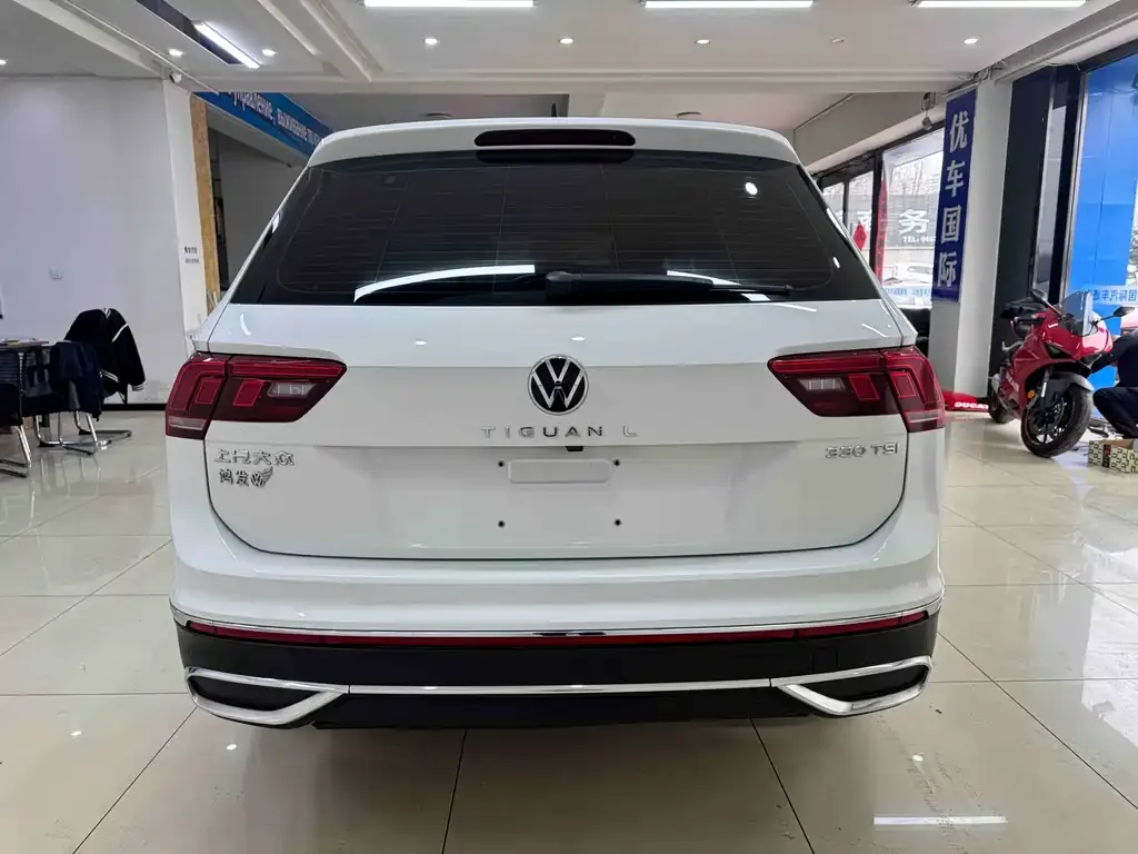 Volkswagen Tiguan L — фото 2