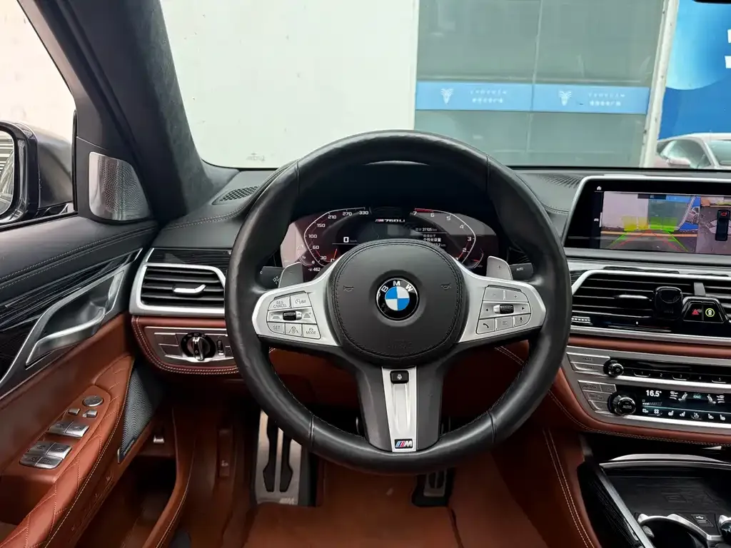BMW 7 Series — фото 10