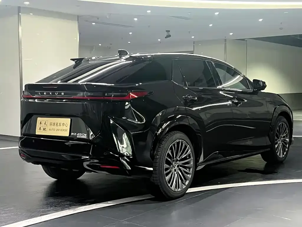 Lexus RZ — фото 5