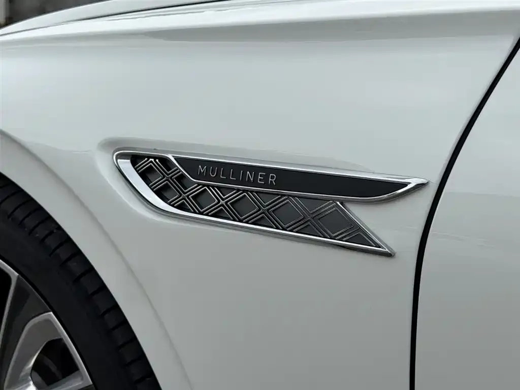 Bentley Flying Spur PHEV — фото 2