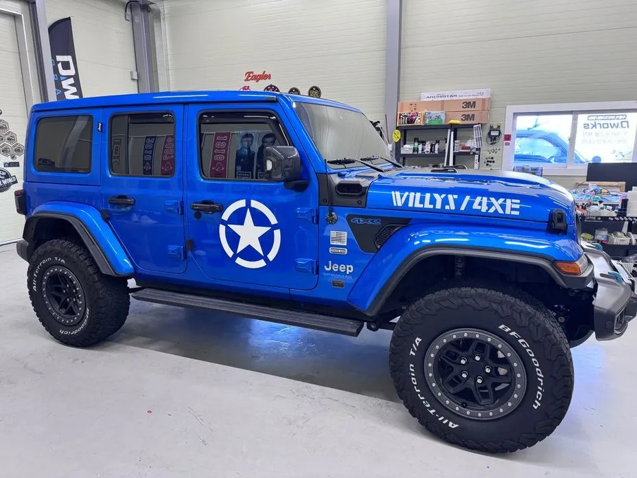 Jeep Wrangler — фото 10