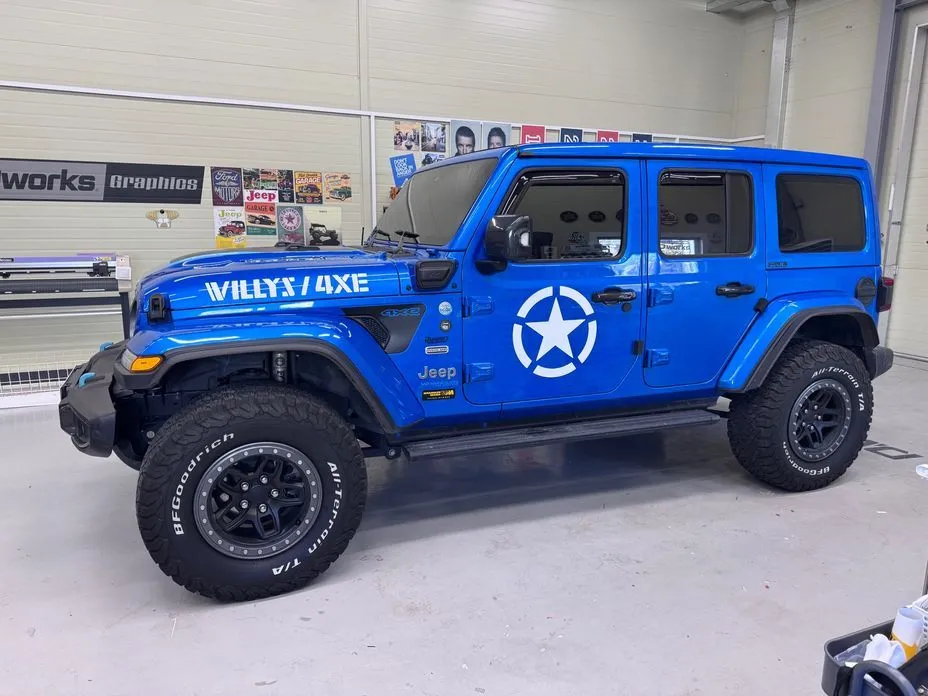 Jeep Wrangler — фото 9