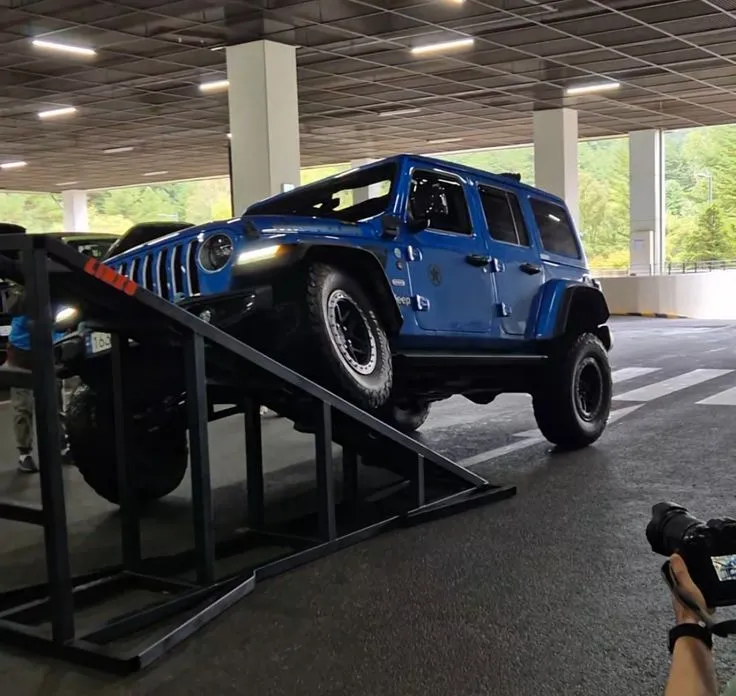 Jeep Wrangler — фото 3