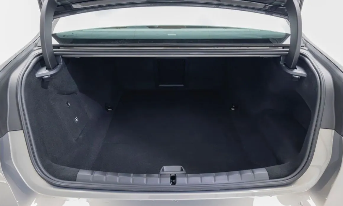 BMW i7 — фото 8