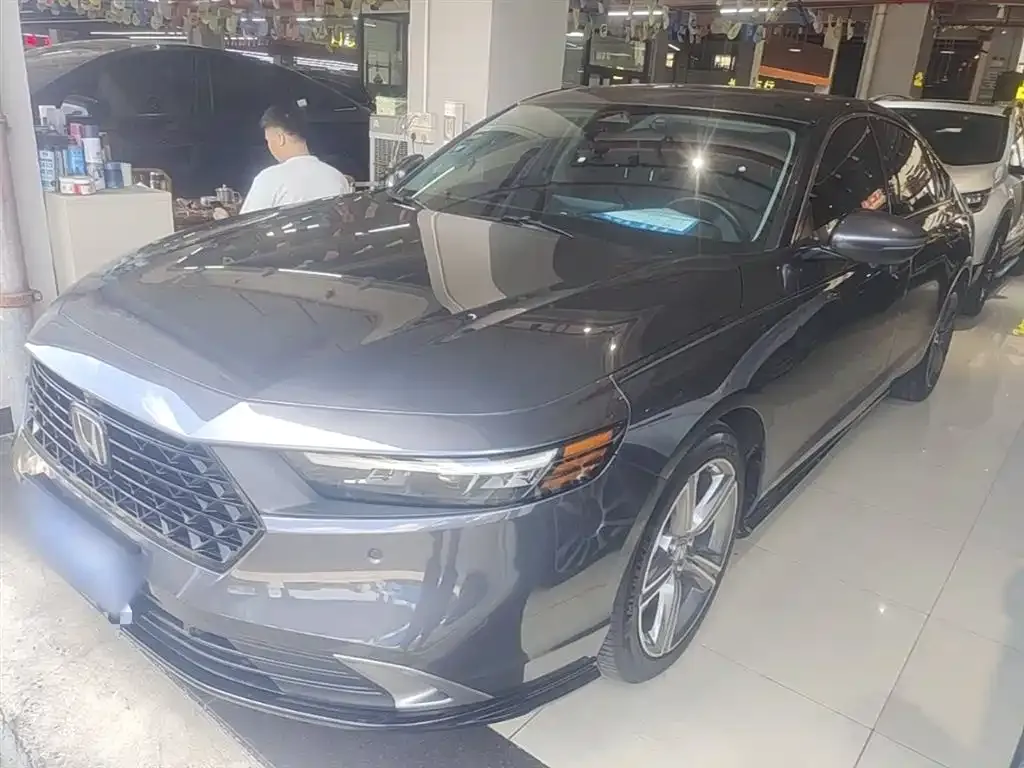 Honda Accord — фото 1