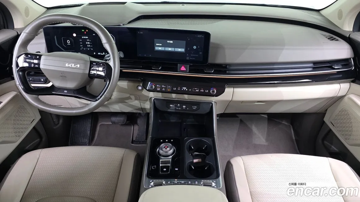 Kia Carnival — фото 10