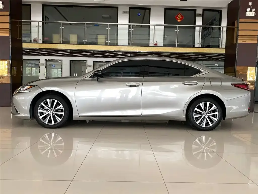 Lexus ES — фото 6
