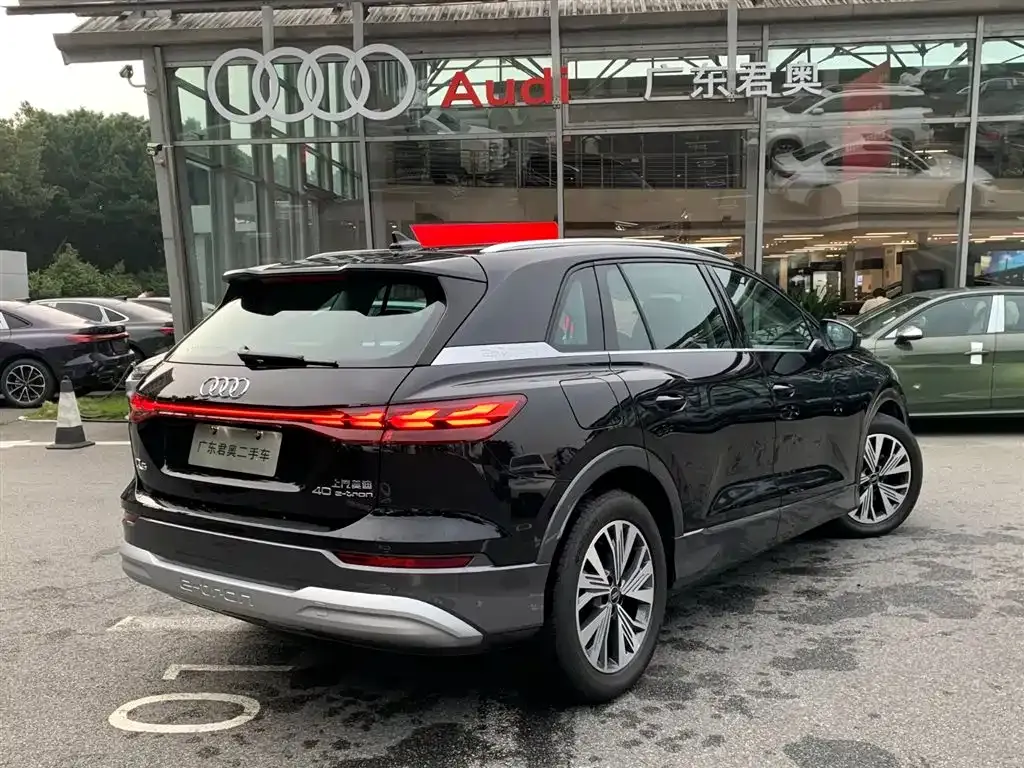 Audi Q5 e-tron — фото 9