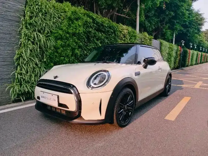 MINI Cooper (3-door) — фото 1