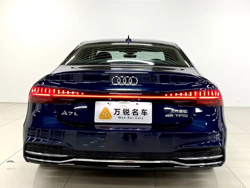 Audi A7L — фото 6