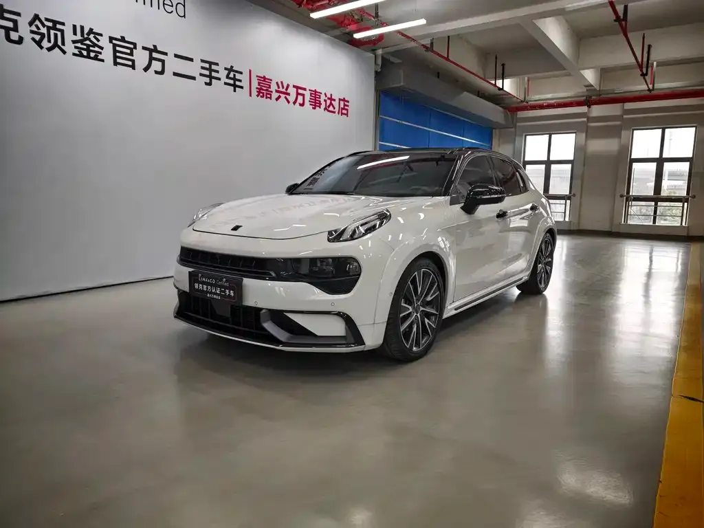 Lynk & Co 02 Hatchback — фото 1
