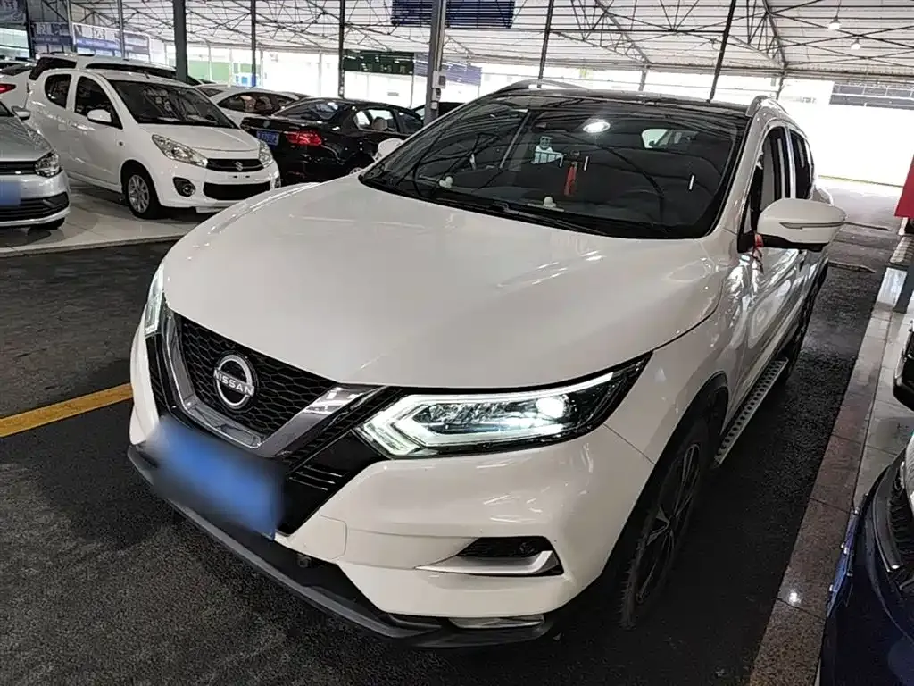 Nissan Qashqai — фото 7