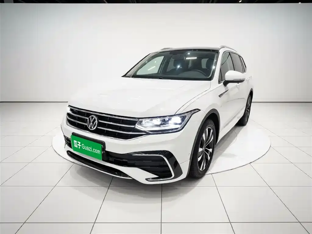 Volkswagen Tiguan L — фото 3