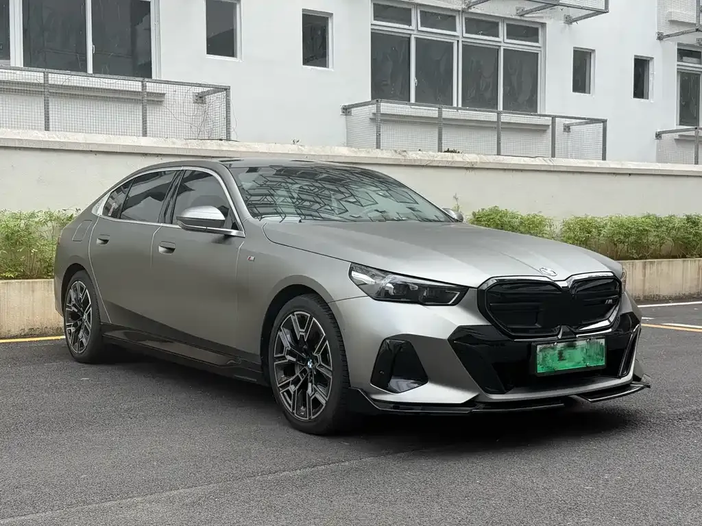BMW i5 — фото 3