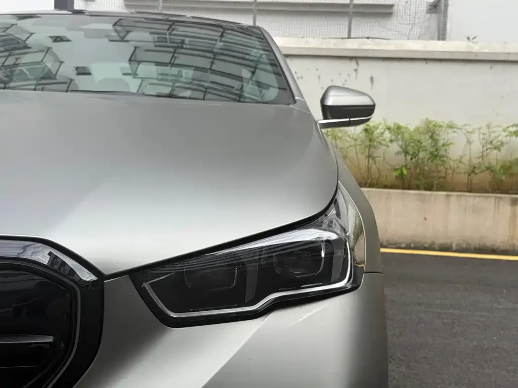 BMW i5 — фото 2