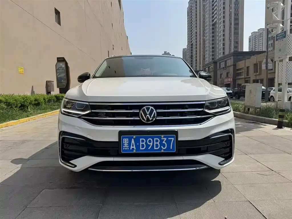 Volkswagen Tiguan X — фото 1