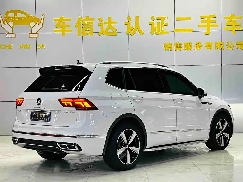 Volkswagen Tiguan L — фото 7