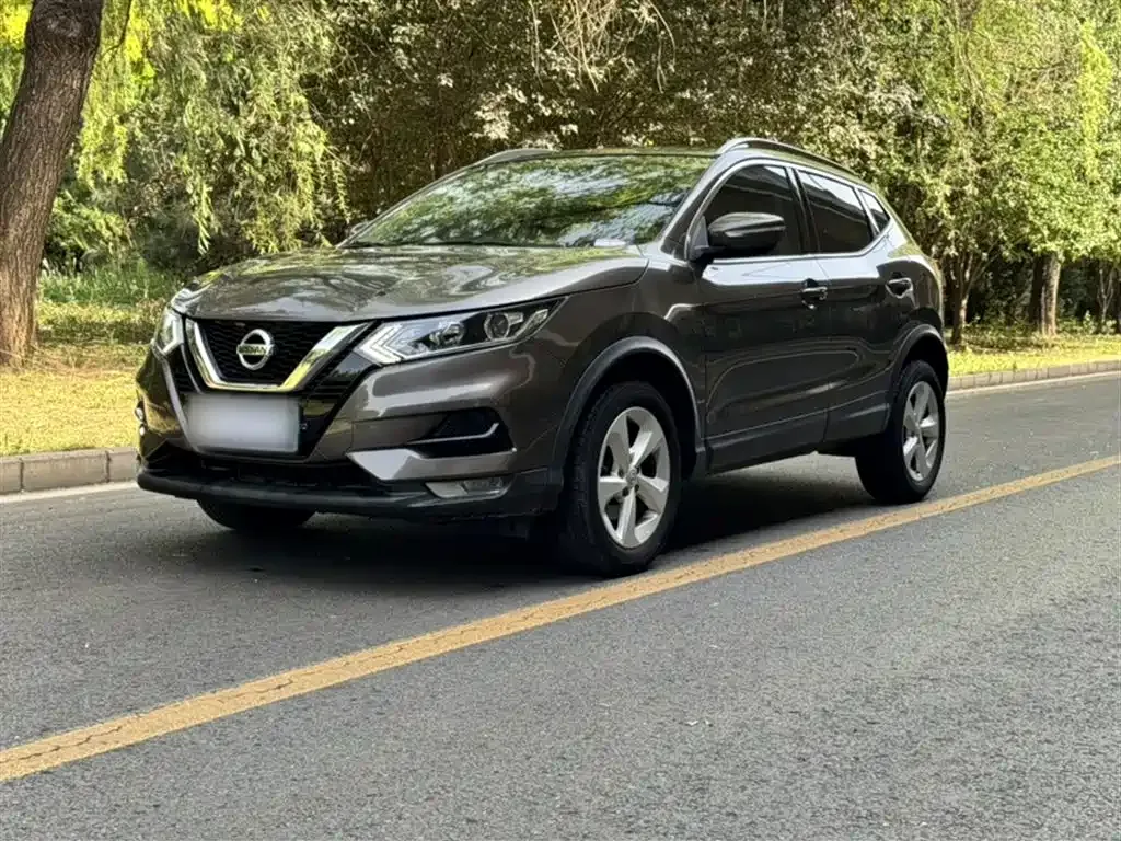 Nissan Qashqai — фото 1