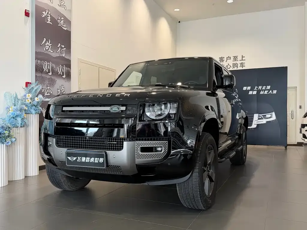 Land Rover Defender — фото 1