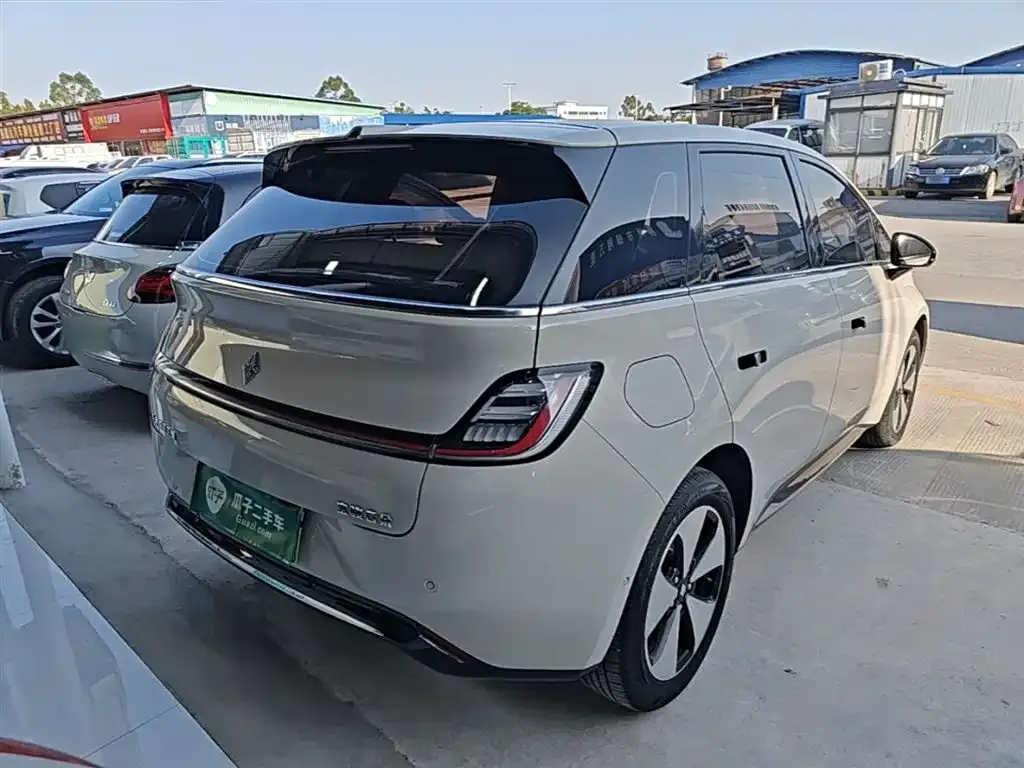 Baojun Yunduo — фото 3
