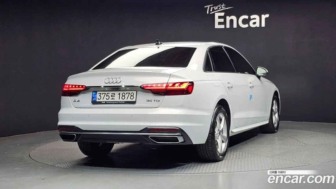 Audi A4 — фото 10