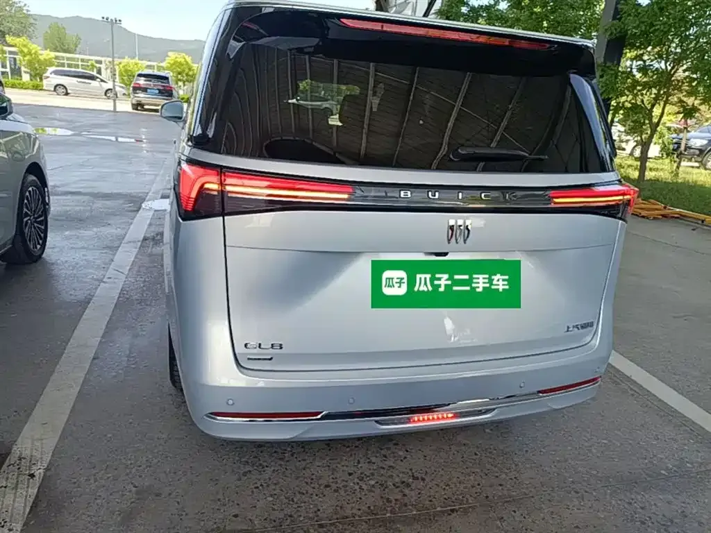 Buick GL8 Hybrid — фото 9