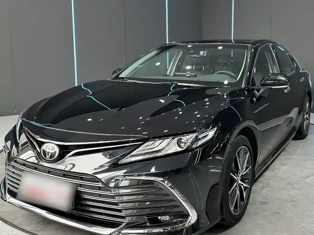 Toyota Camry — фото 9
