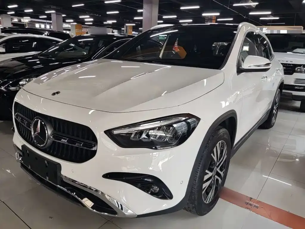 Mercedes-Benz GLA — фото 1