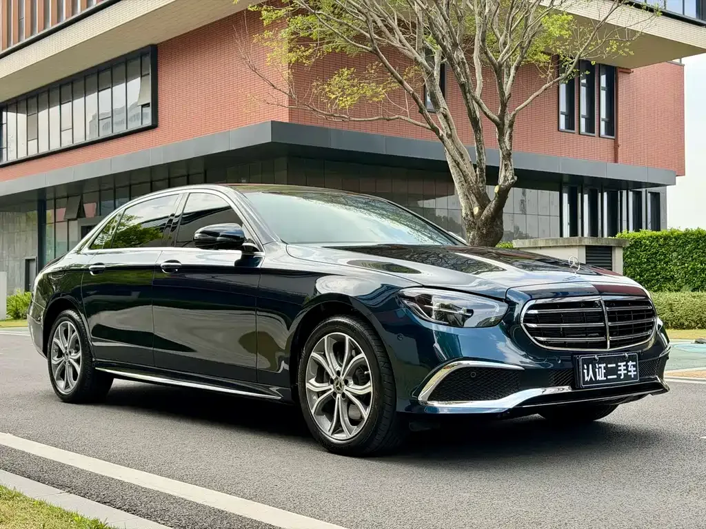 Mercedes-Benz E-Class — фото 7