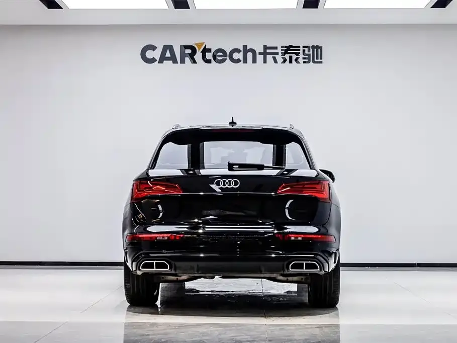 Audi Q5L — фото 5