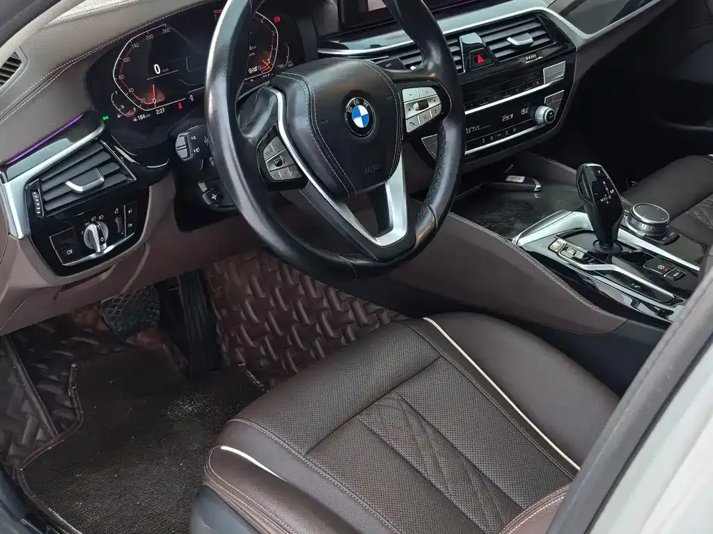BMW 5 Series — фото 10