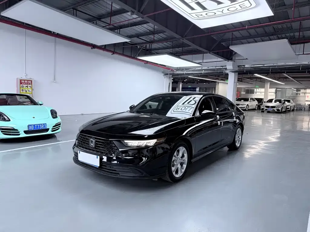 Honda Accord — фото 1