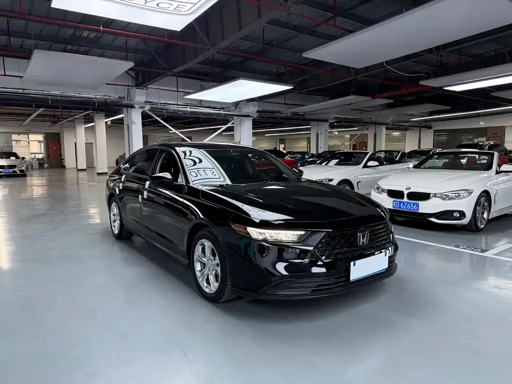 Honda Accord — фото 9