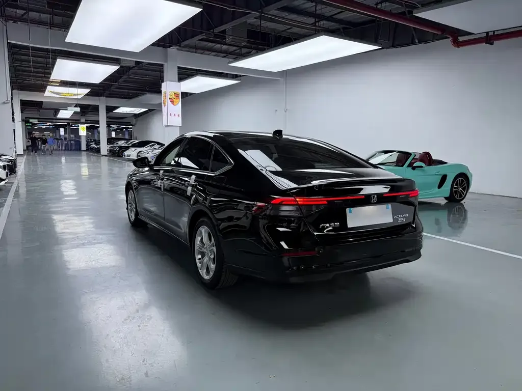 Honda Accord — фото 6
