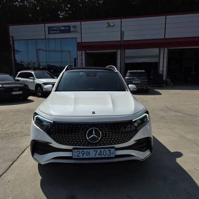 Mercedes-Benz EQB — фото 1