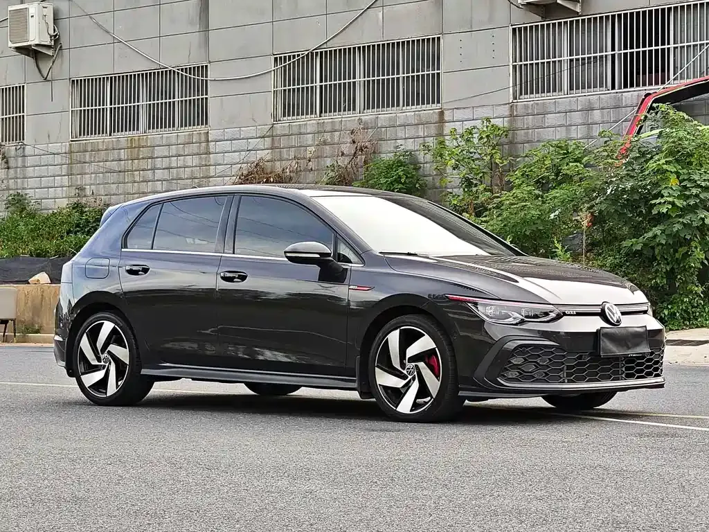 Volkswagen Golf GTI — фото 5