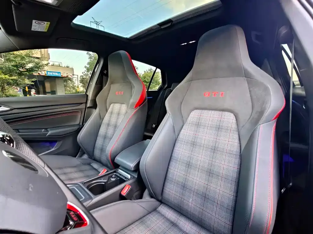 Volkswagen Golf GTI — фото 3